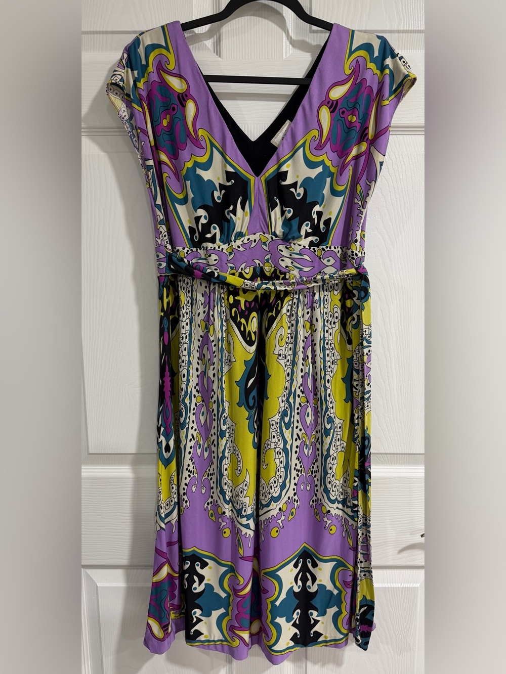 eci NEW YORK V-Neck Empire Waist Dress